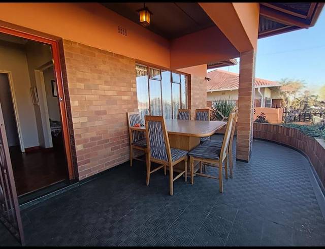 3 BEDROOM HOUSE FOR SALE IN HOMESTEAD